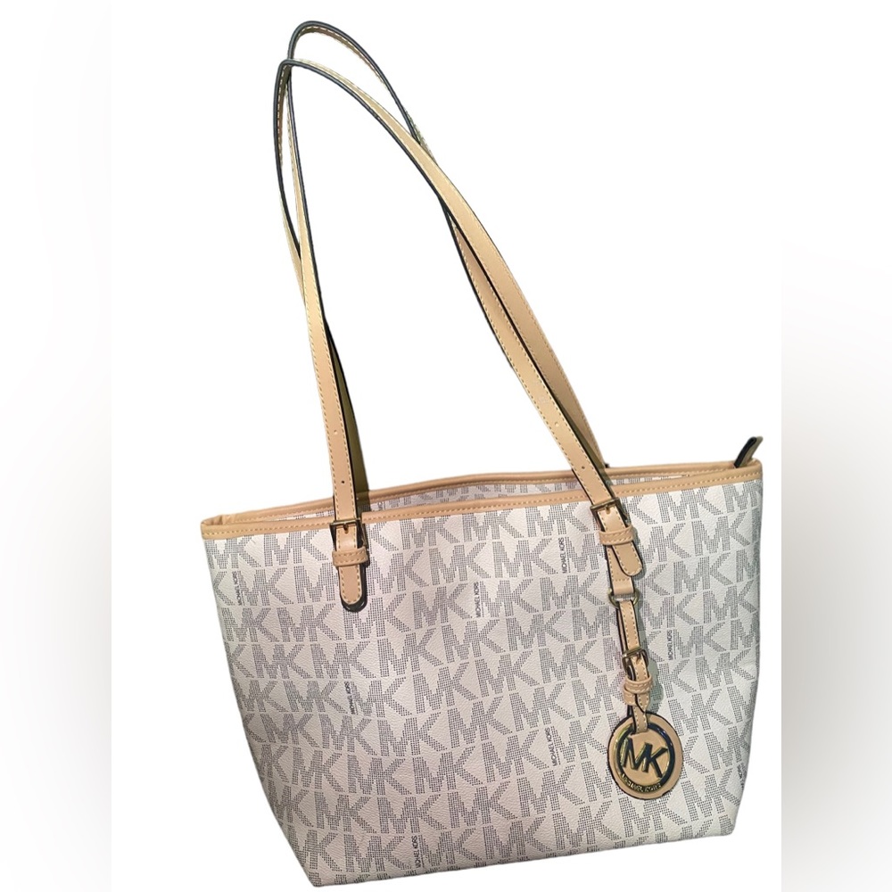 Micheal Kors Jet Set Travel Tote Vanilla Non Authentic